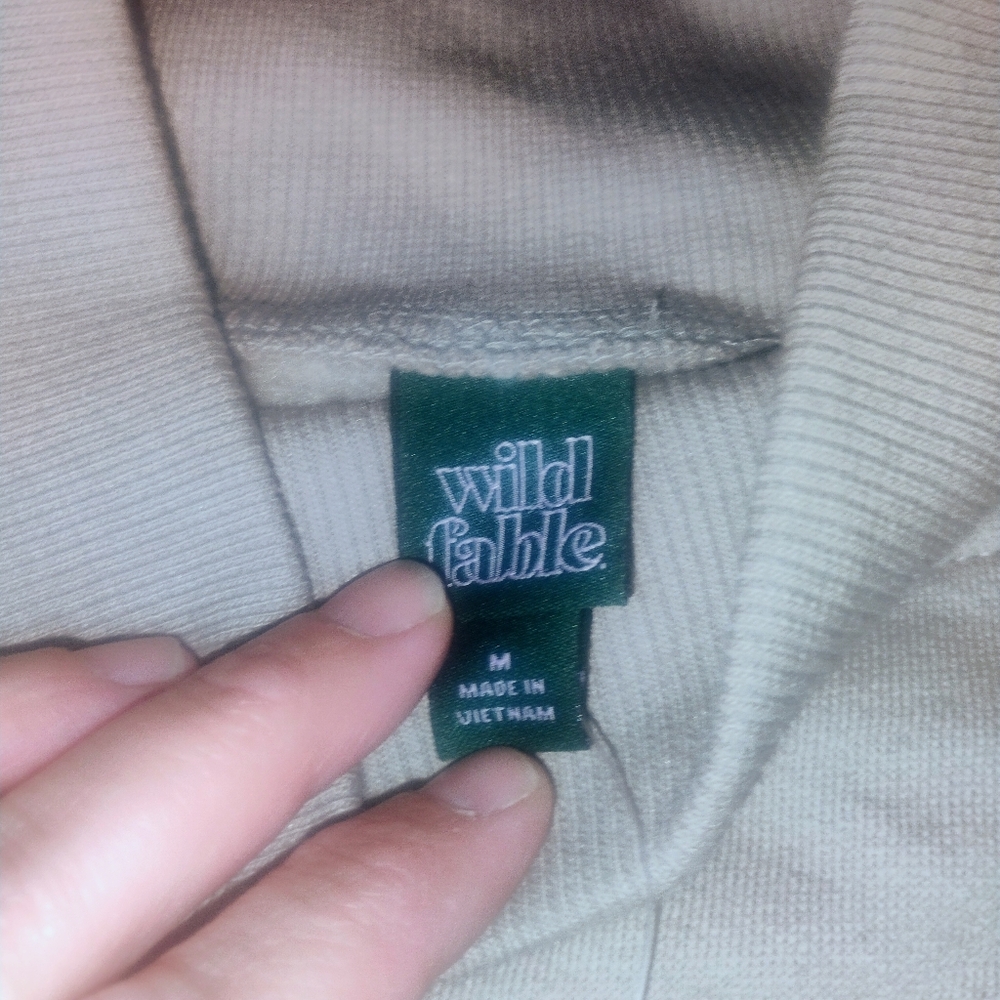 NWT- Wild Fable Crop Sweatshirt - Picture 4 of 5
